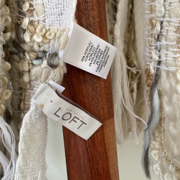 LOFT Scarf Wrap - Picture 5 of 5